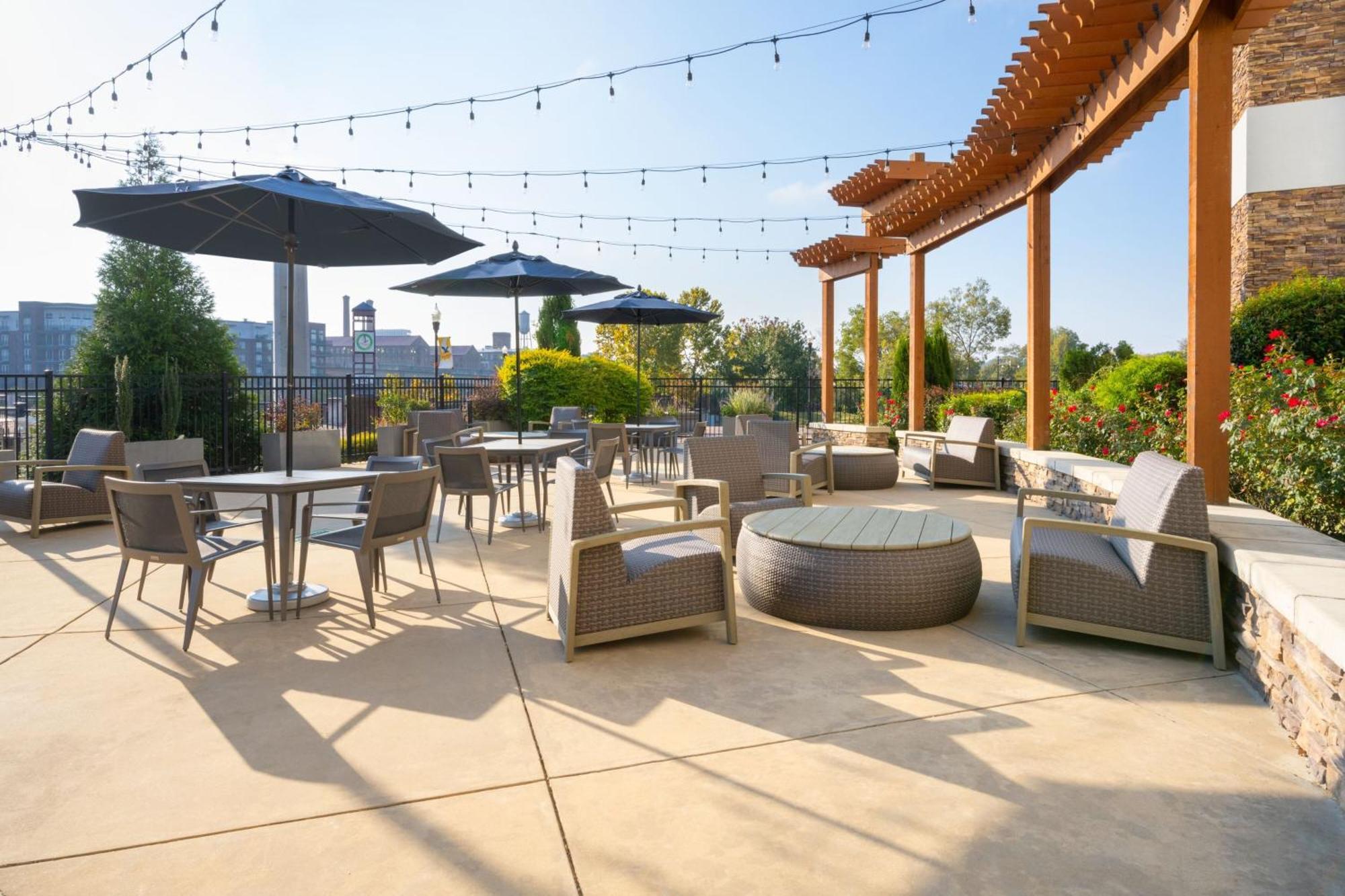 Courtyard By Marriott Columbus Phenix City Exterior foto
